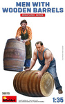 Zestaw plastikowy do sklejenia i pomalowania Mini Art 35408 German soldier at work (RAD)
