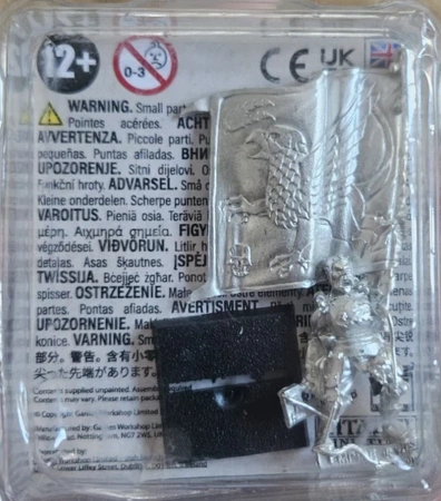 Empire of Man Empire Battle Standard Bearer (Made to Order)