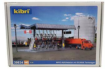 Kibri 39834 Baza paliwowa z cysterną Scania