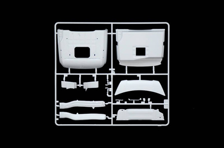 Italeri 3948 Mercedes-Benz MP4 Big Space
