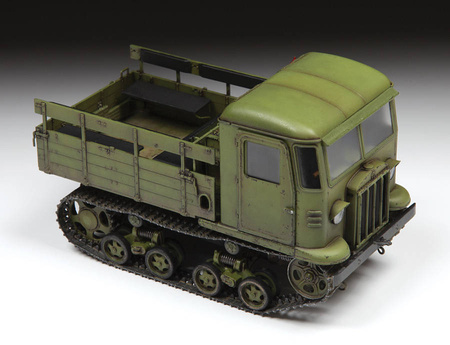 Zvezda 3663 STZ-5 Soviet Artillery Tractor