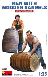 Mini Art 38070 Men with wodden barrels zestaw figurek do sklejenia