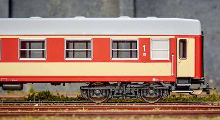 Piko 58394 Kolejka Zestaw 2 wagonów pasażerskich 111A + 112A PKP w skali 1:87