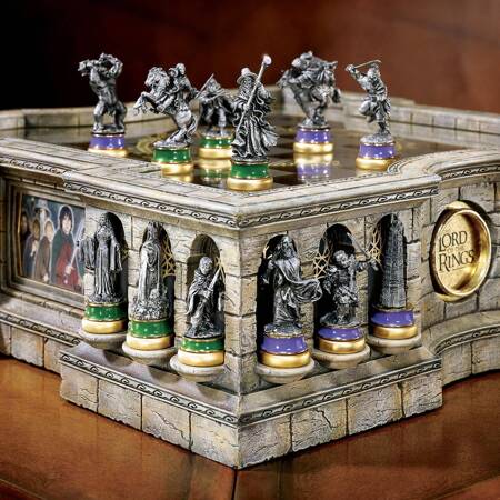 Szachy Władca Pierścieni The Lord of the Rings Collector's Chess Set